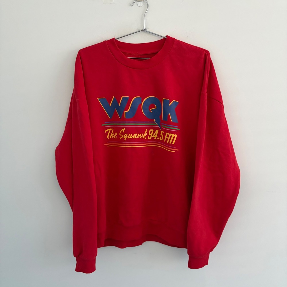 Vintage WSQK The Squawk 94.5 FM Radio Station Red Graphic Sweatshirt